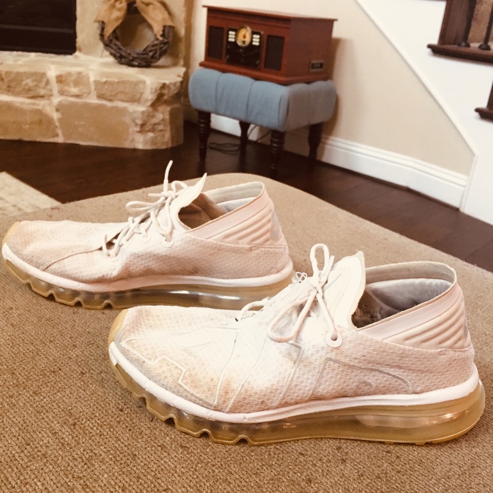 Nike Air maxes